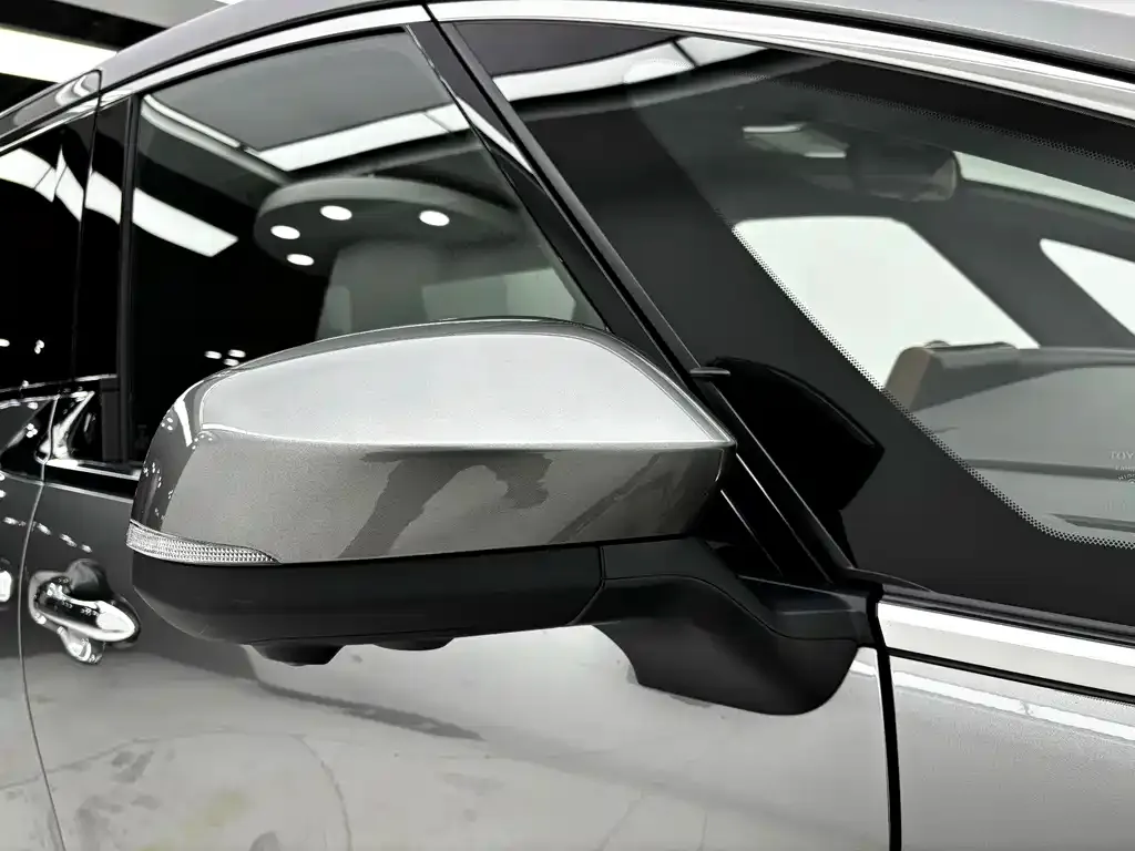 Toyota Alphard — фото 9