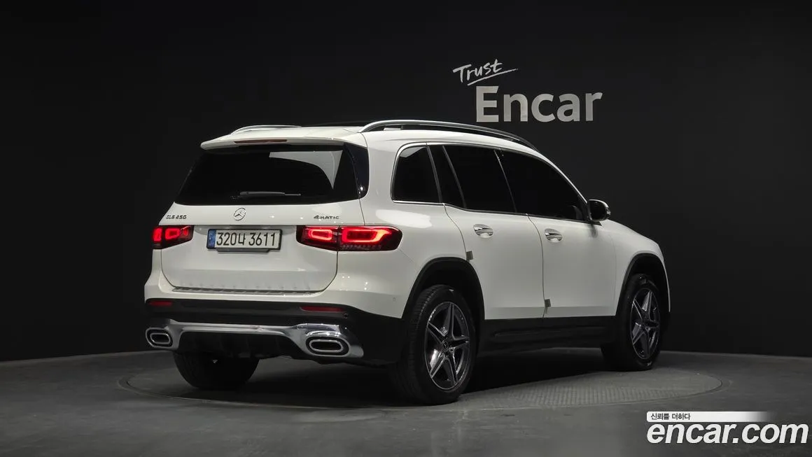 Mercedes-Benz GLB-Class — фото 7