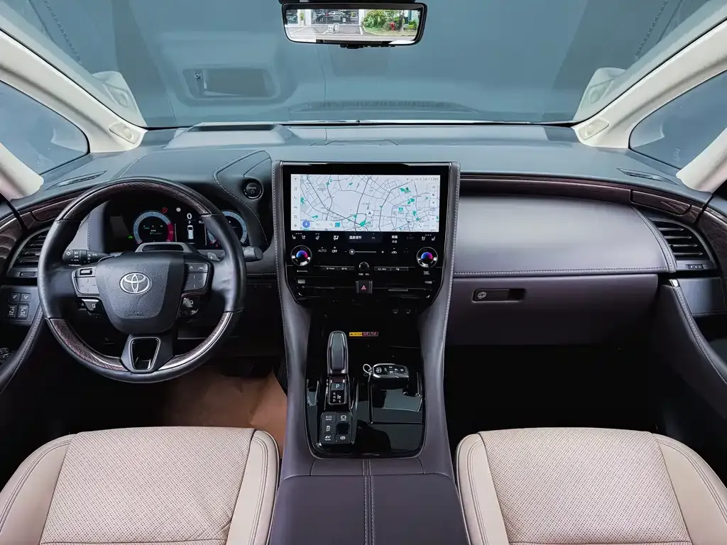 Toyota Alphard — фото 3
