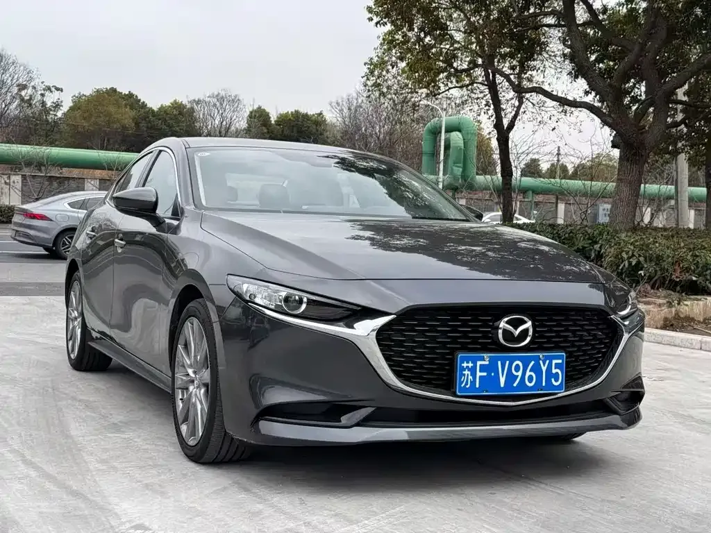 Mazda 3 Axela — фото 1