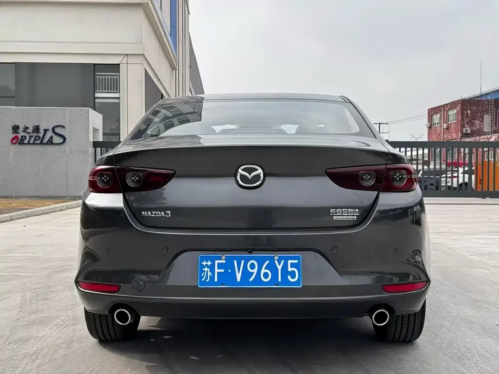 Mazda 3 Axela — фото 4