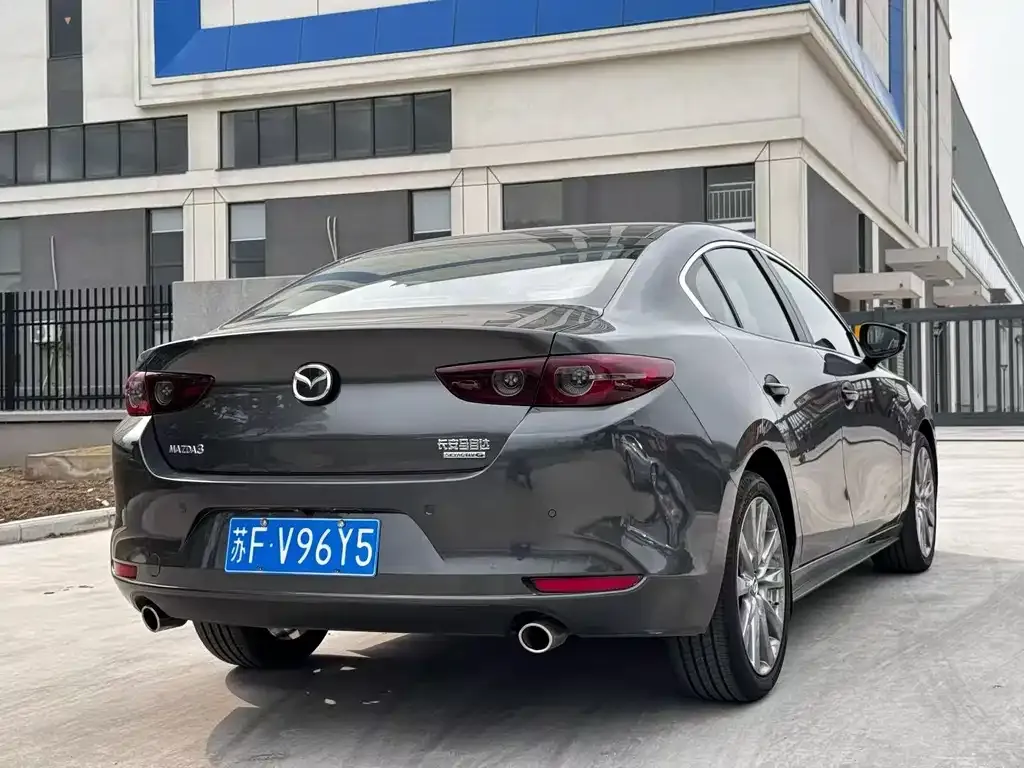 Mazda 3 Axela — фото 3