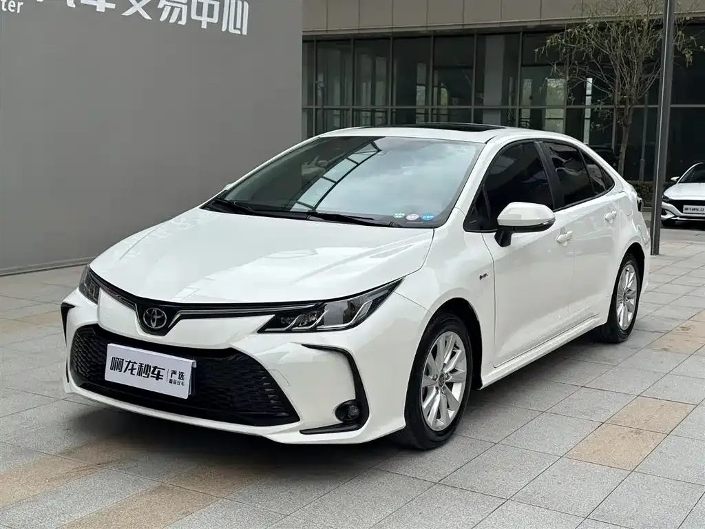 Toyota Corolla — фото 10