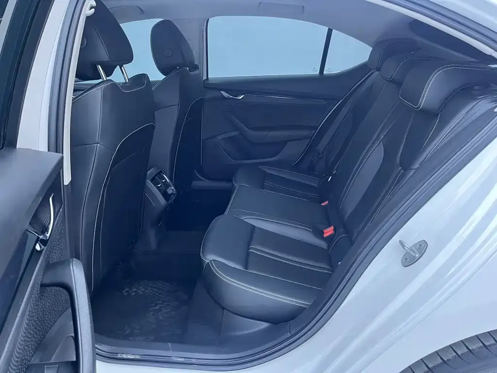 Skoda Octavia — фото 5