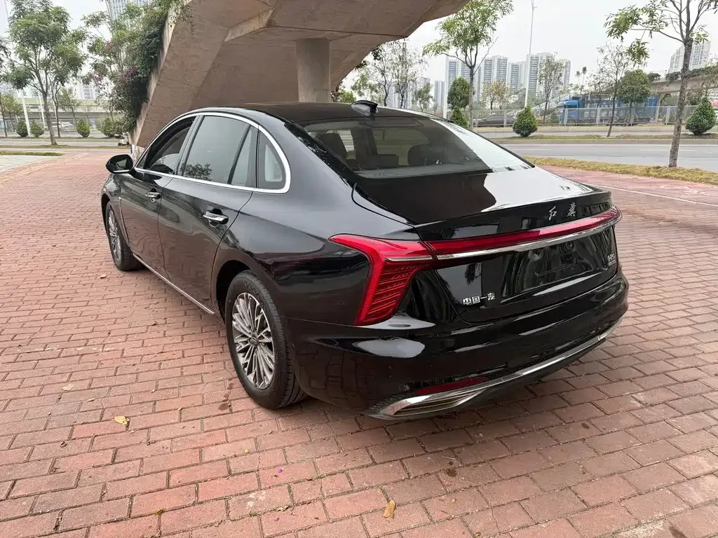 Hongqi H5 — фото 3