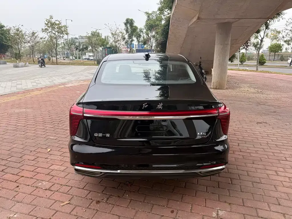 Hongqi H5 — фото 2