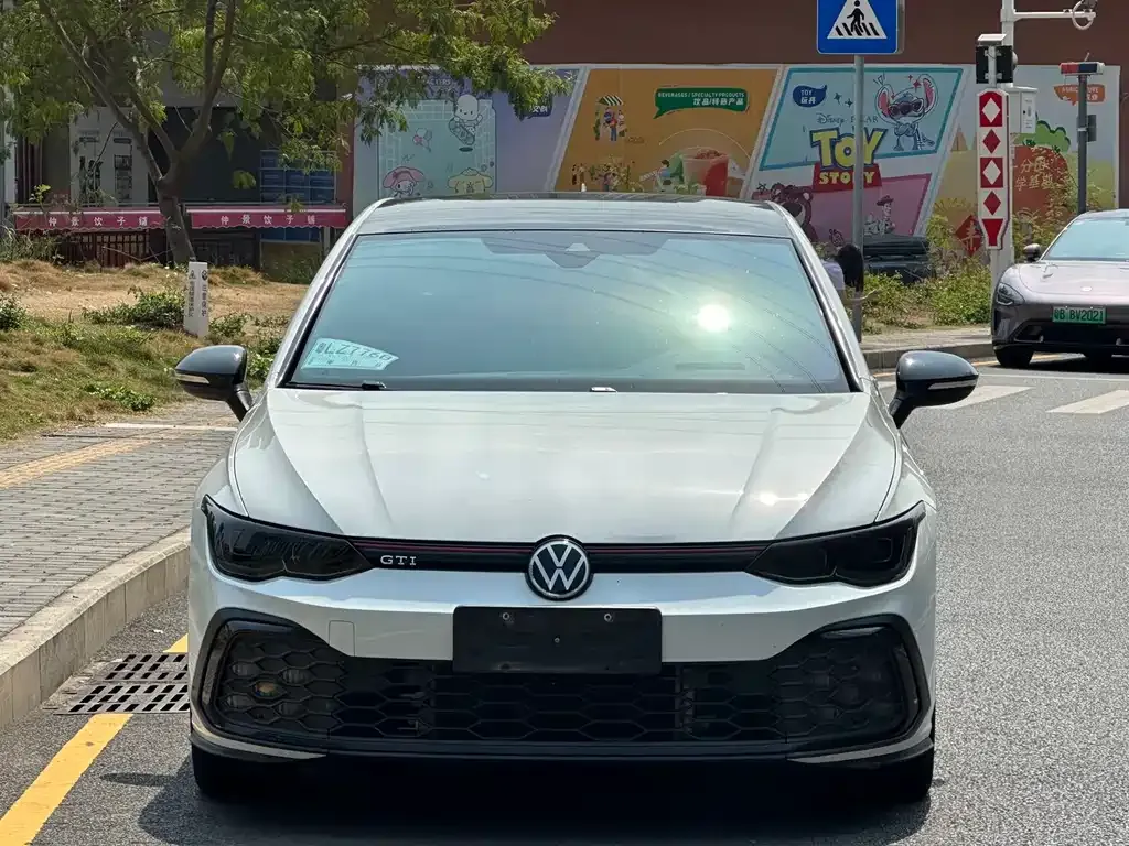 Volkswagen Golf GTI — фото 7