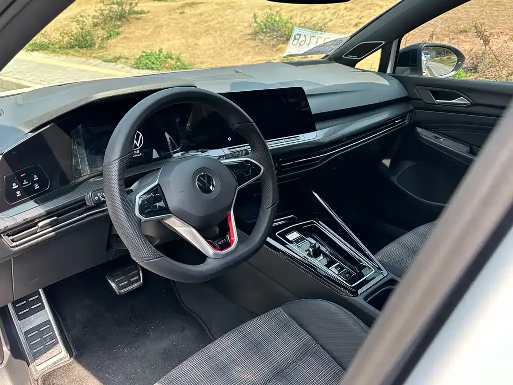 Volkswagen Golf GTI — фото 4