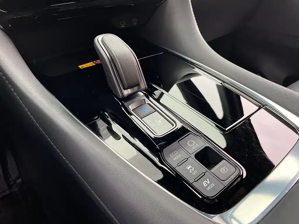 Toyota Vellfire — фото 3