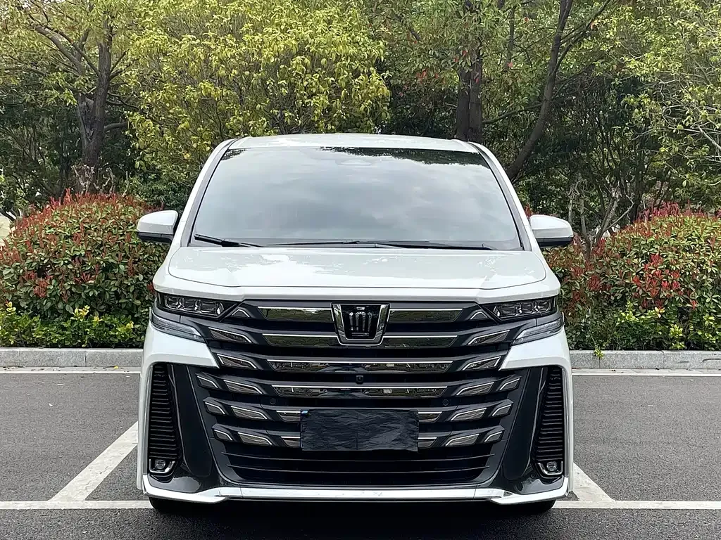 Toyota Vellfire — фото 8