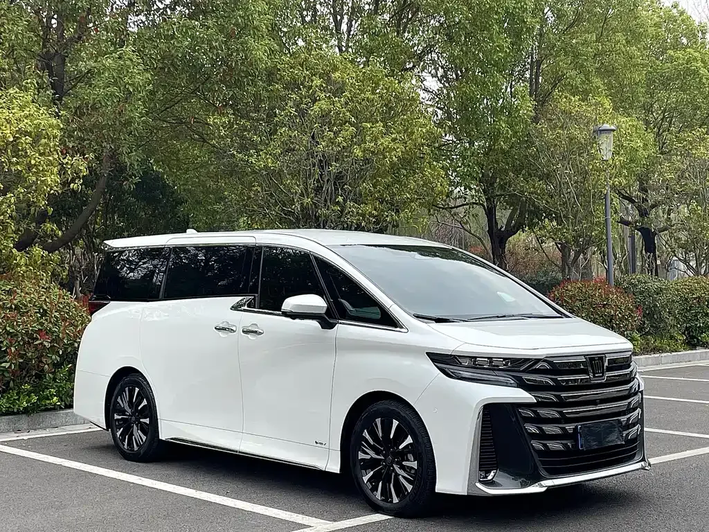 Toyota Vellfire — фото 7