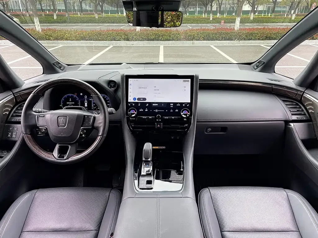 Toyota Vellfire — фото 2