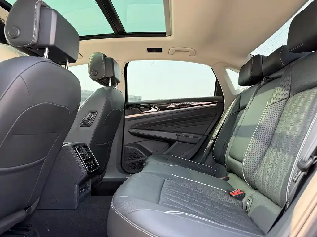 Volkswagen Passat — фото 4