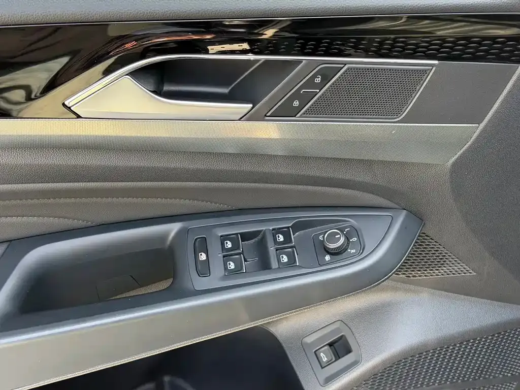 Volkswagen Passat — фото 8
