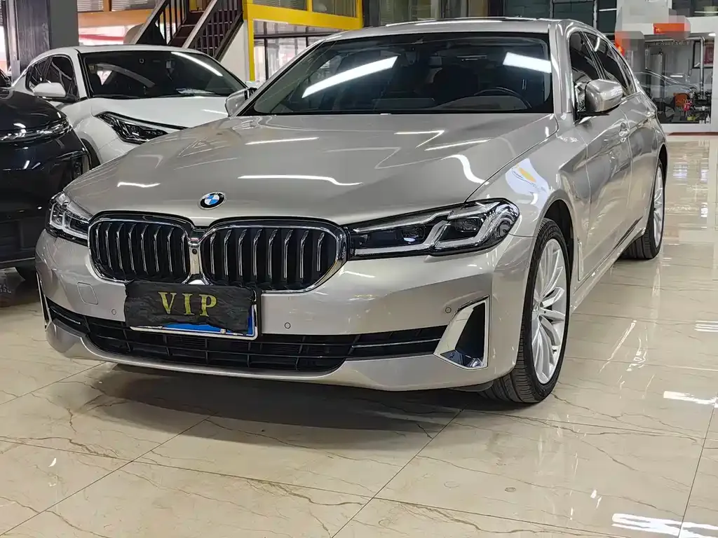 BMW 5 Series — фото 1