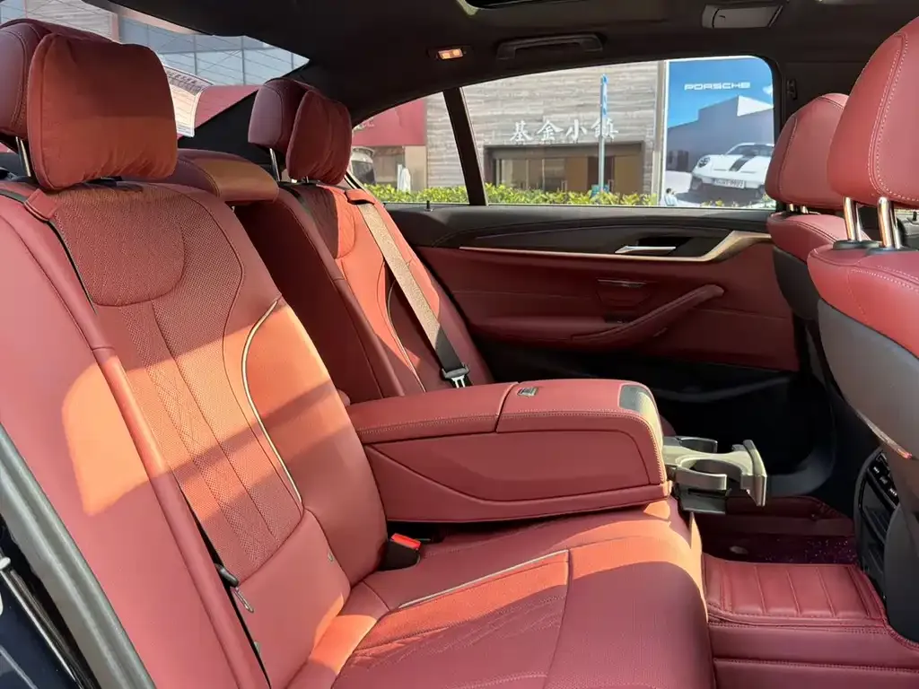 BMW 5 Series — фото 3