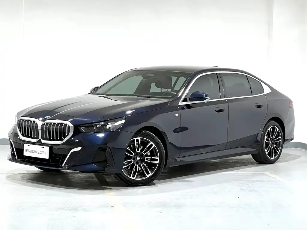 BMW 5 Series — фото 1