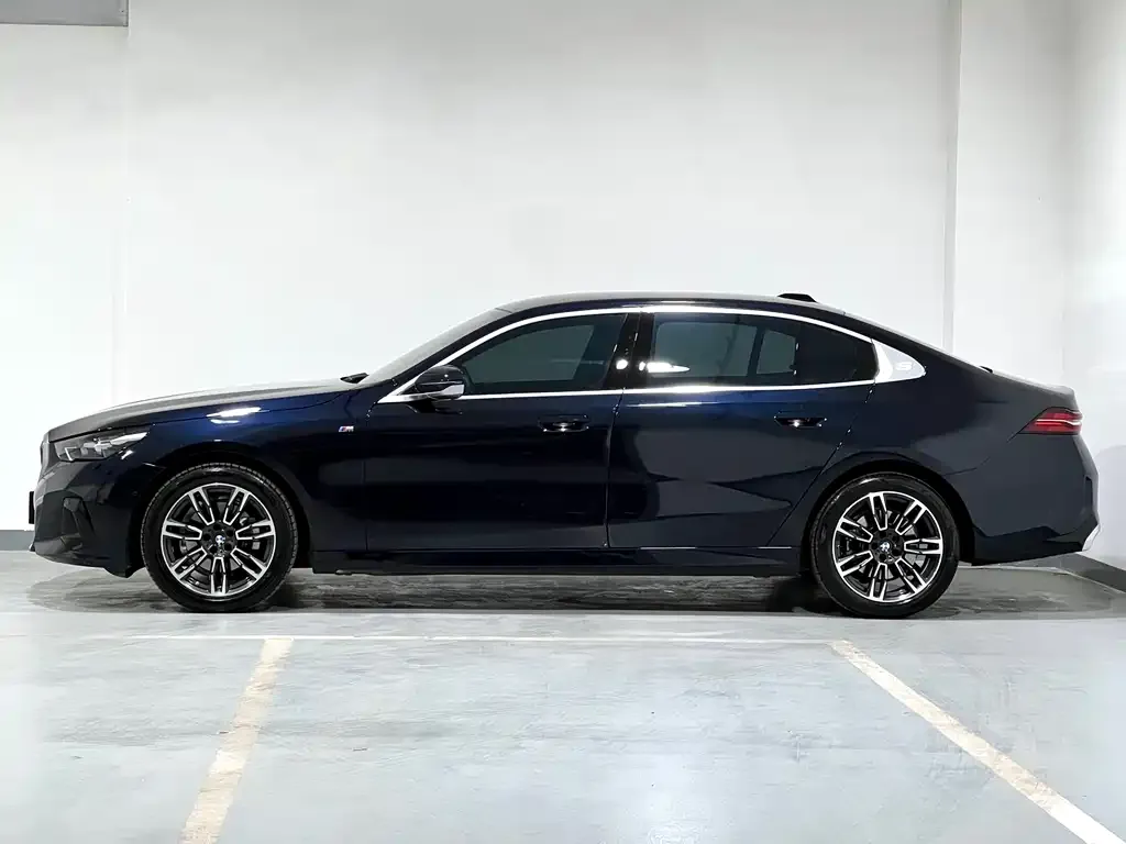 BMW 5 Series — фото 2