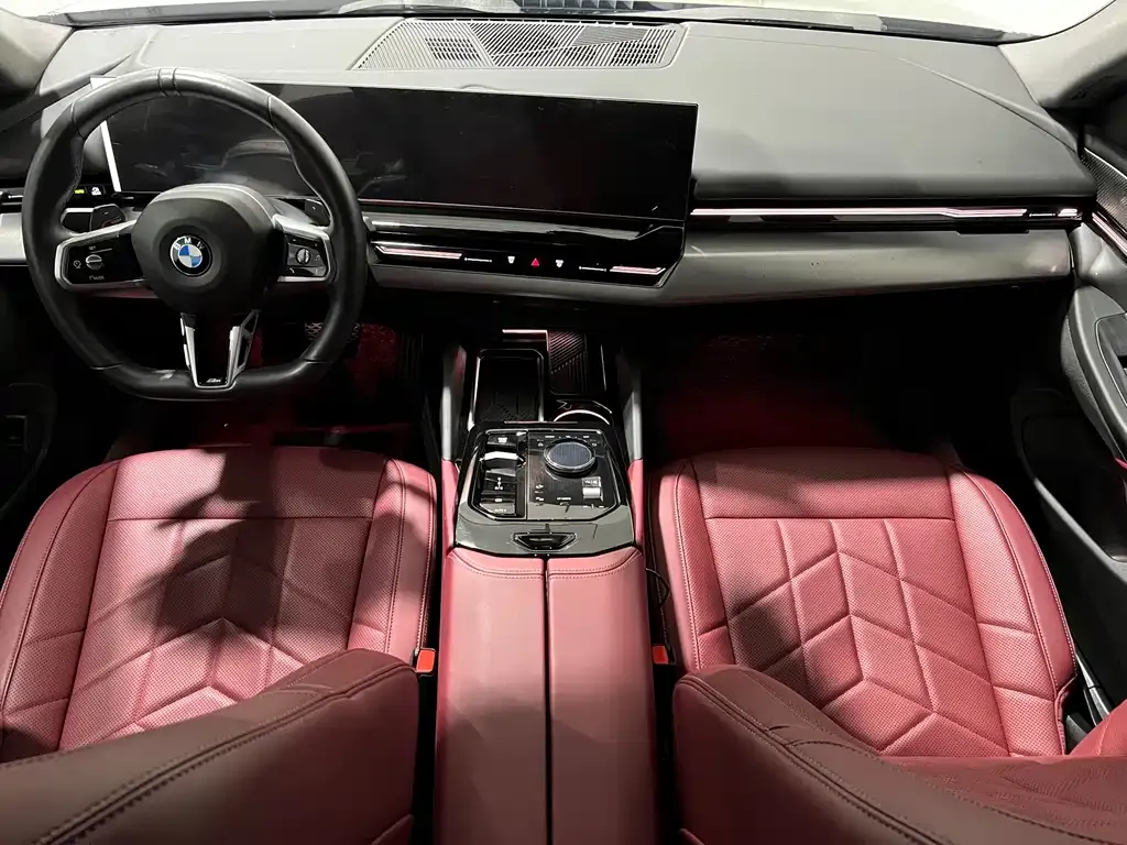 BMW 5 Series — фото 9