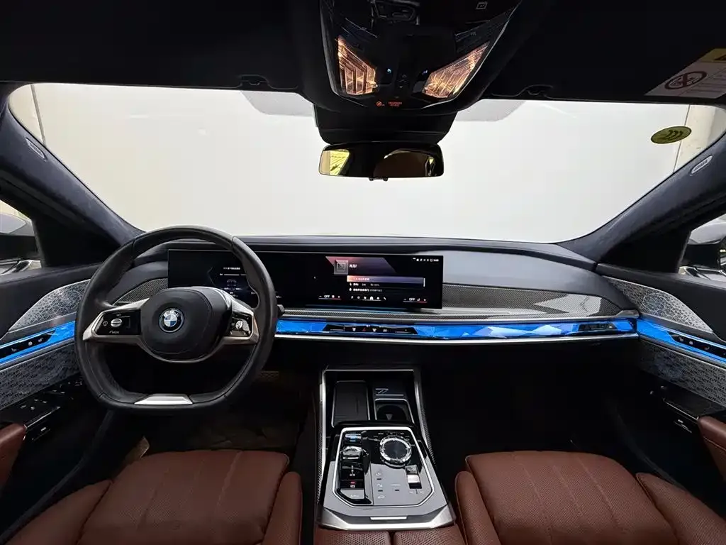 BMW i7 — фото 6
