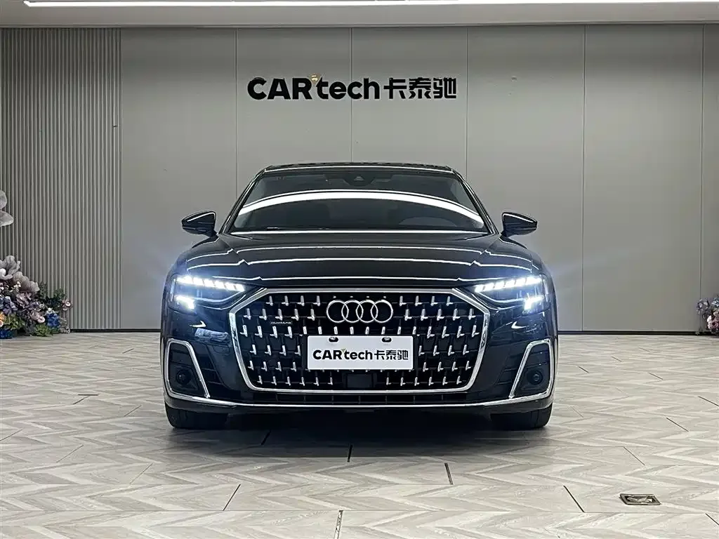 Audi A8 — фото 2