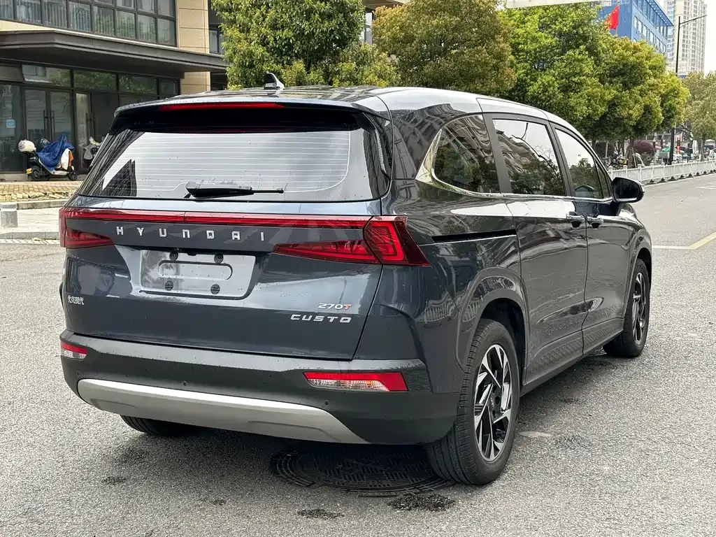 Hyundai Custo — фото 3
