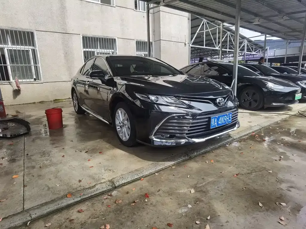 Toyota Camry — фото 5