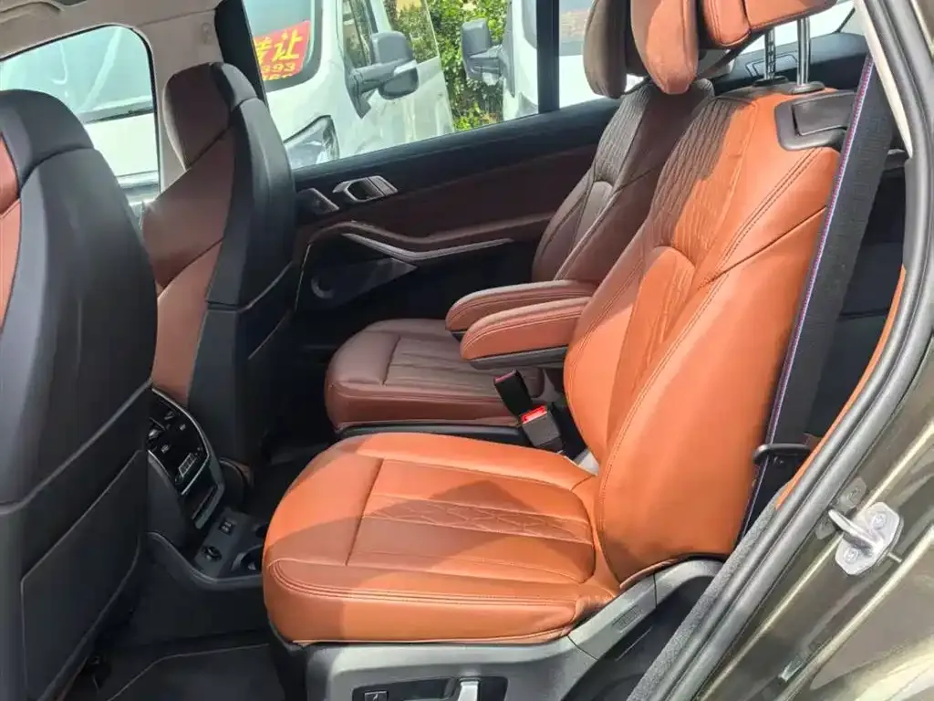 BMW X7 M60i — фото 2