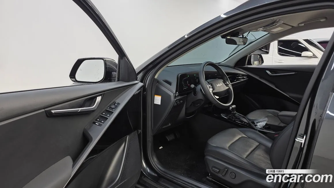 Kia Niro — фото 10