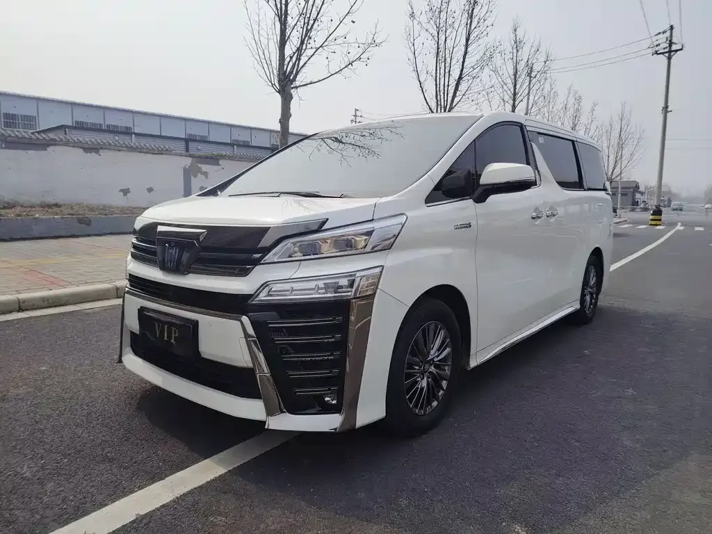 Toyota Vellfire — фото 1
