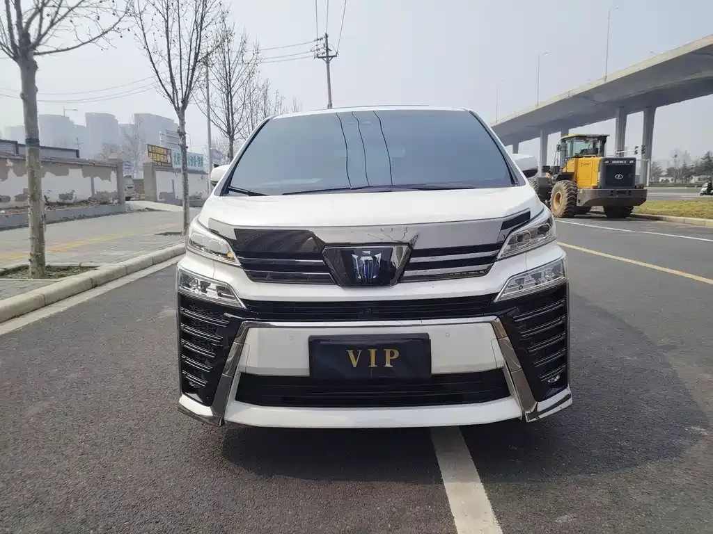 Toyota Vellfire — фото 10