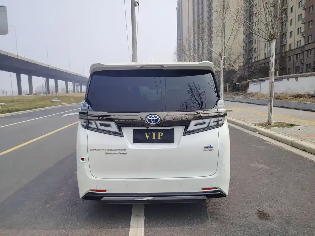 Toyota Vellfire — фото 9