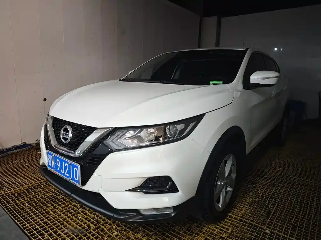 Nissan Qashqai — фото 1