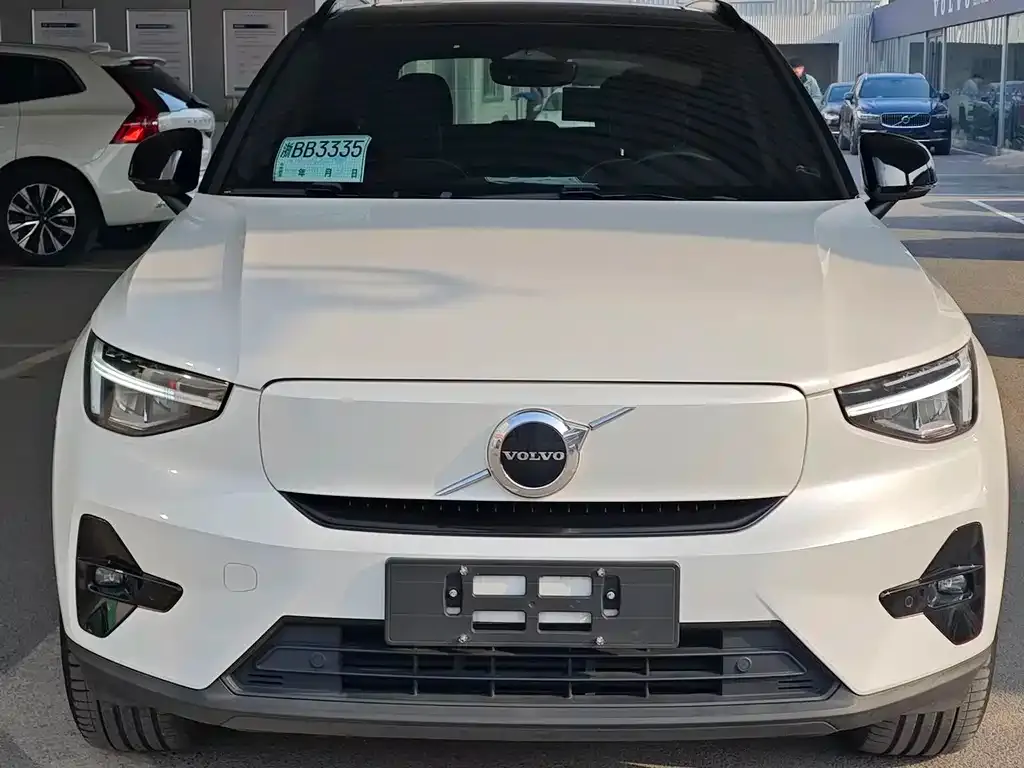 Volvo XC40 NEV — фото 10