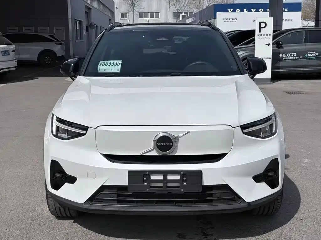 Volvo XC40 NEV — фото 6