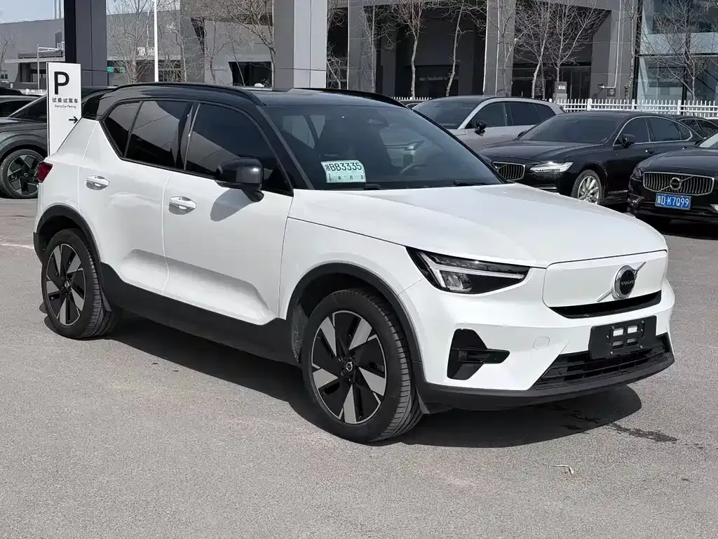Volvo XC40 NEV — фото 3