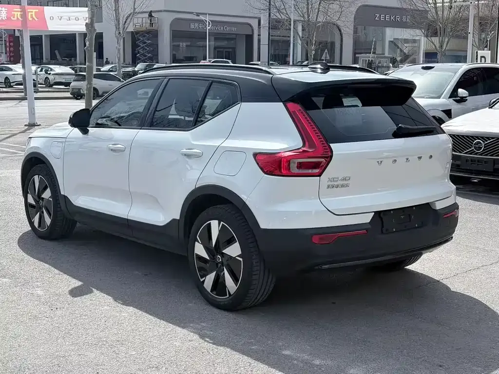 Volvo XC40 NEV — фото 7
