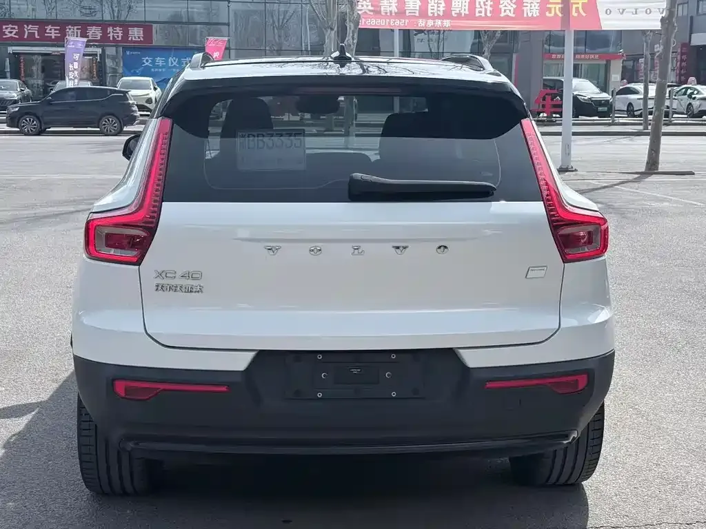 Volvo XC40 NEV — фото 5