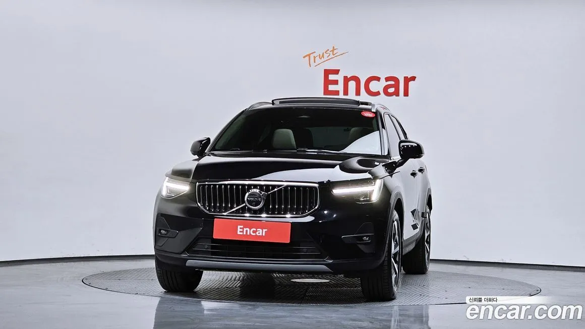 Volvo XC40 — фото 2