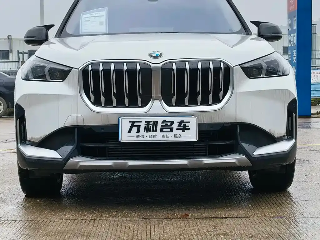 BMW X1 — фото 1