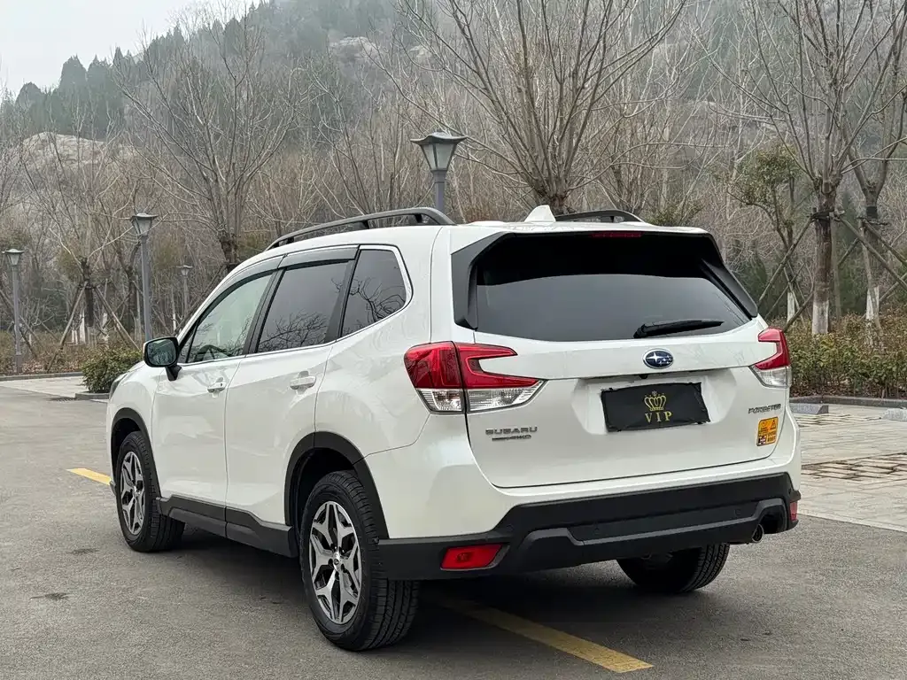 Subaru Forester — фото 8