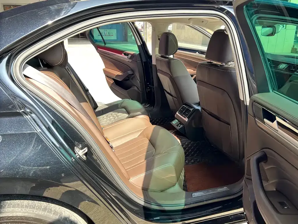 Volkswagen Phideon — фото 3