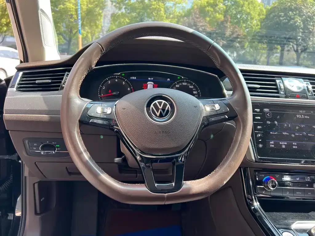Volkswagen Phideon — фото 2