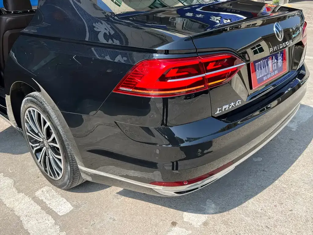 Volkswagen Phideon — фото 10