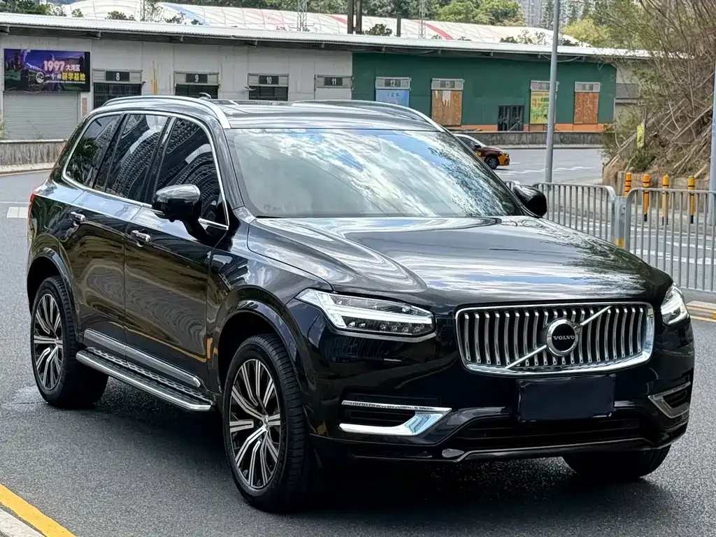 Volvo XC90 — фото 5