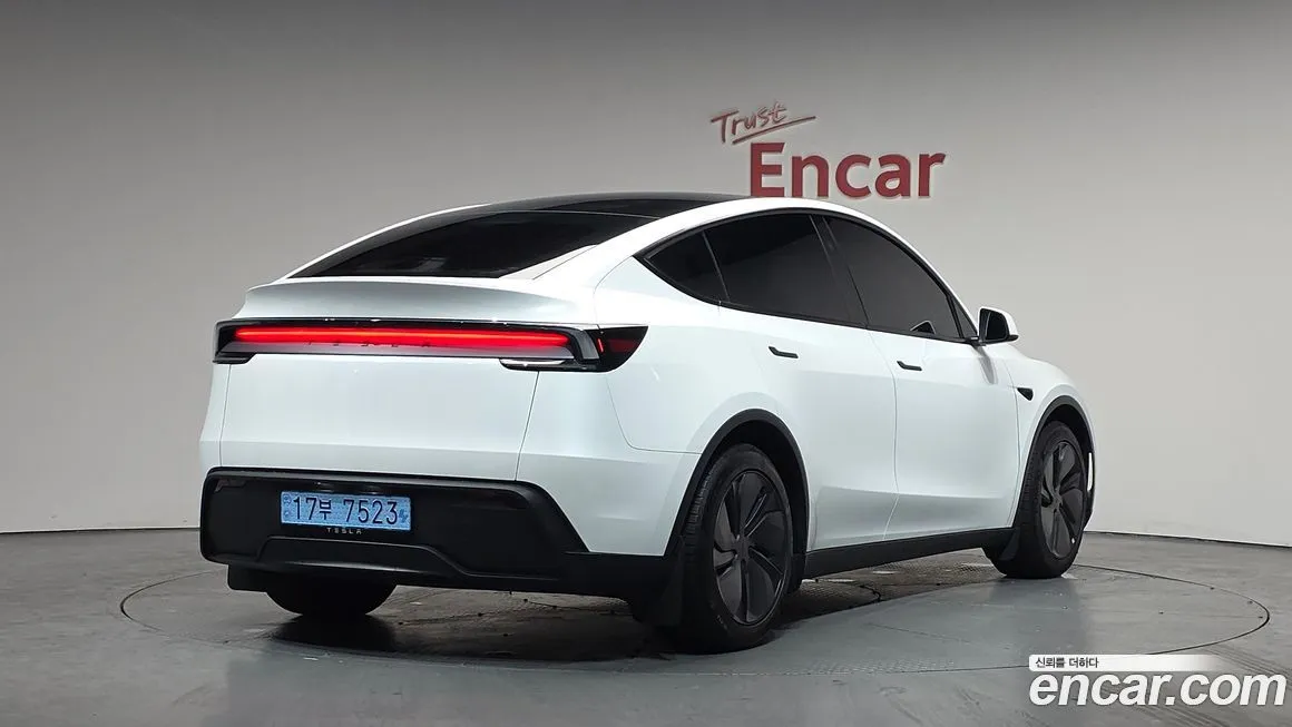 Tesla Model Y — фото 6