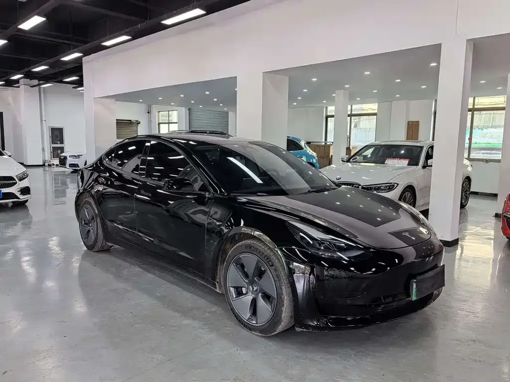 Tesla Model 3 — фото 2