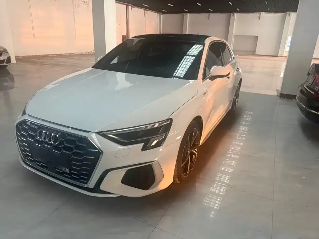 Audi A3 — фото 1
