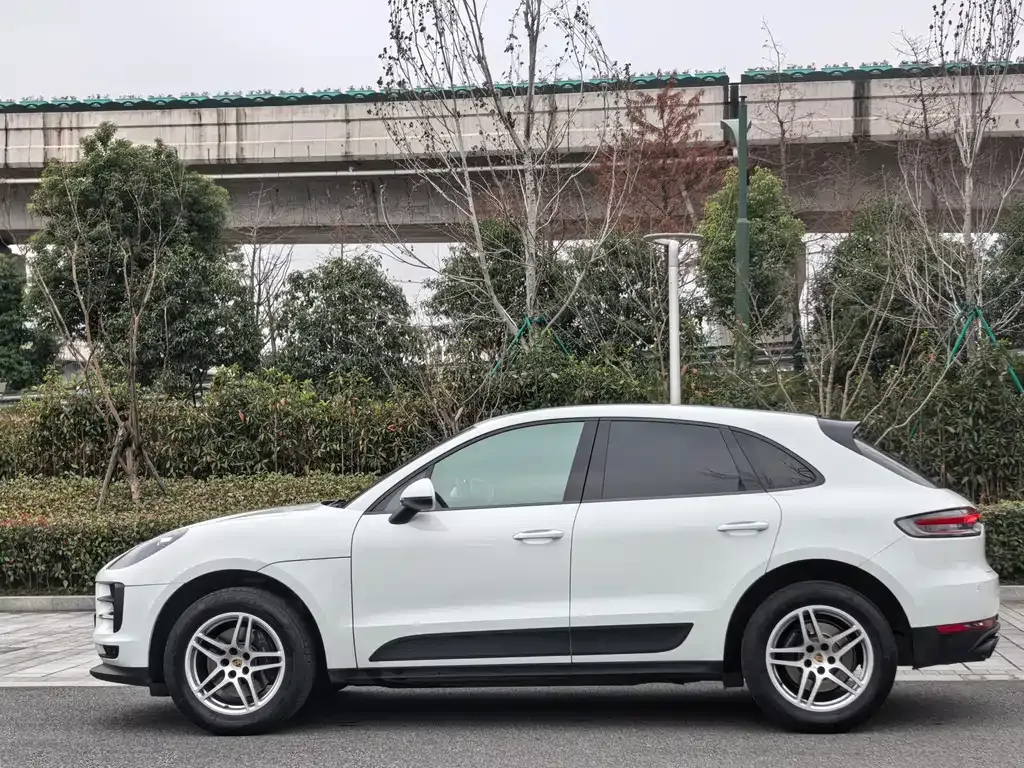 Porsche Macan — фото 10