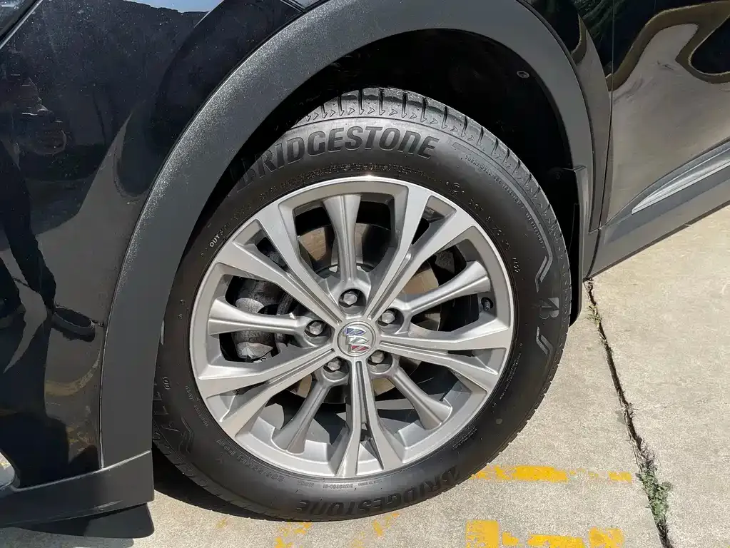 Buick Envision Plus — фото 5